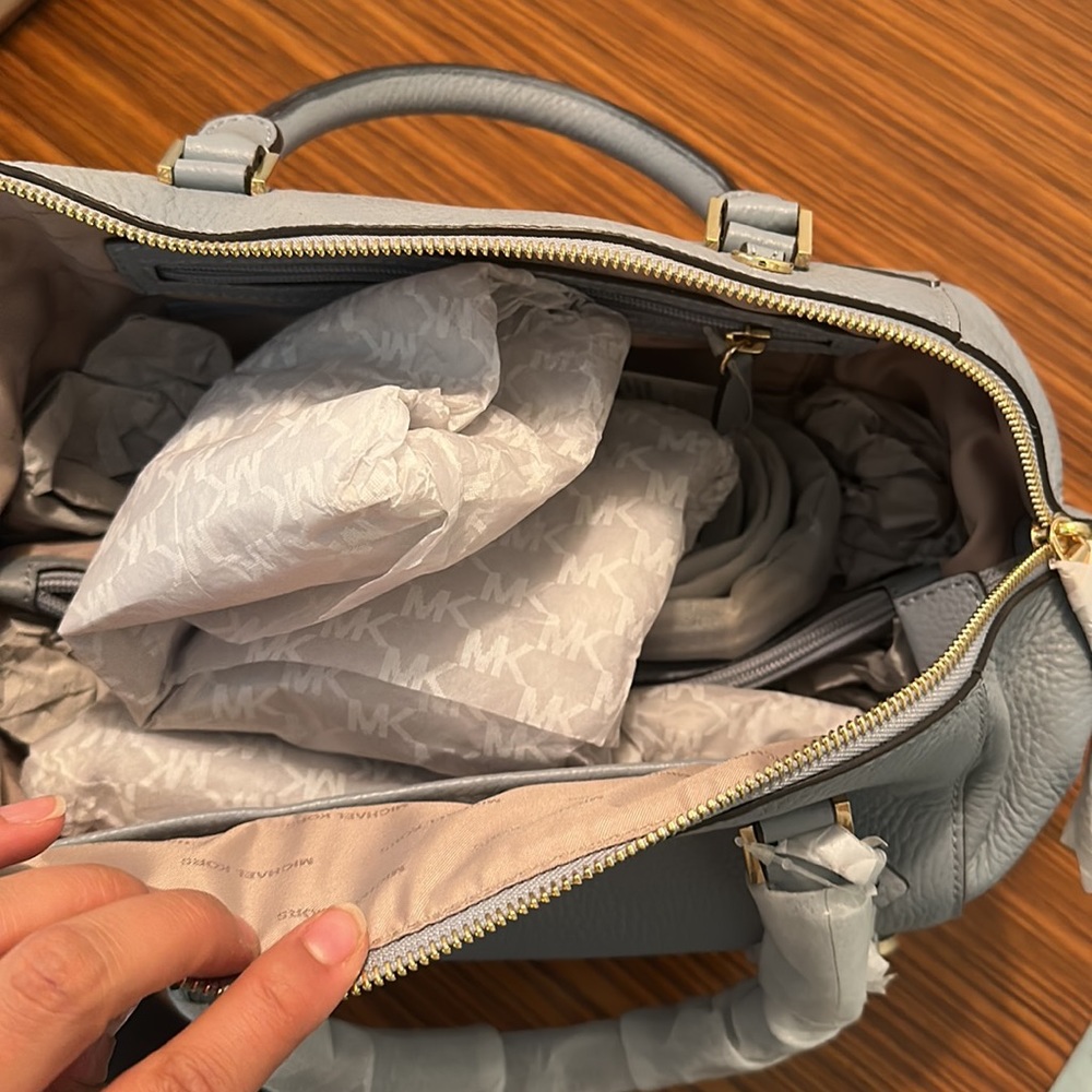 Michael Kors Riley satchel - Picture 3 of 4